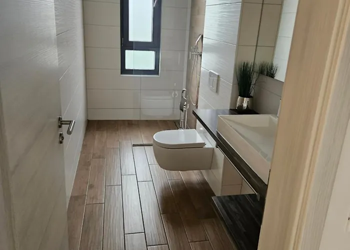 Nera-selina * Makarska