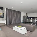 Nera-selina ماكارسكا